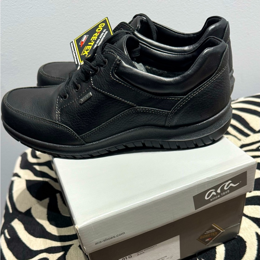 ARA men’s gortex lined comfort leather shoes.. new in box size 10.5 US